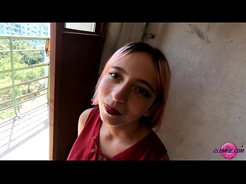❤️ Ikasle sentsuak arrotz bat zurrupatzen du kanpoaldean - Cum On His Face Porno fb pornoan eu.pi-porno.ru ☑